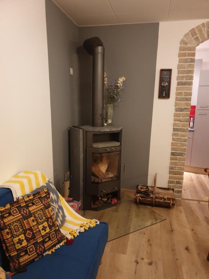 Les Hirondelles, Appartement De Vacances Avec Terrasse Et Coin Grillades Granges Exteriér fotografie